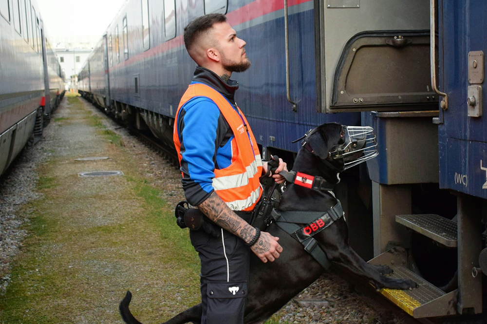 Zwei Teufelskerle – Thomas Demic & Diensthund „Diabolo“ leisten Pionierarbeit bei den ÖBB