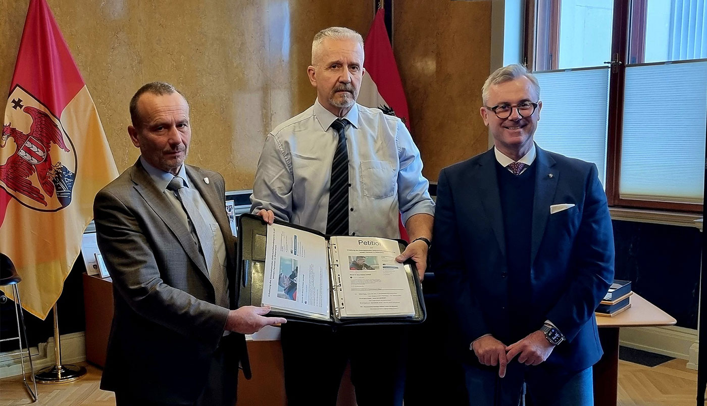 Petitionsübergabe für den Erhalt des Gebrauchshundesports!